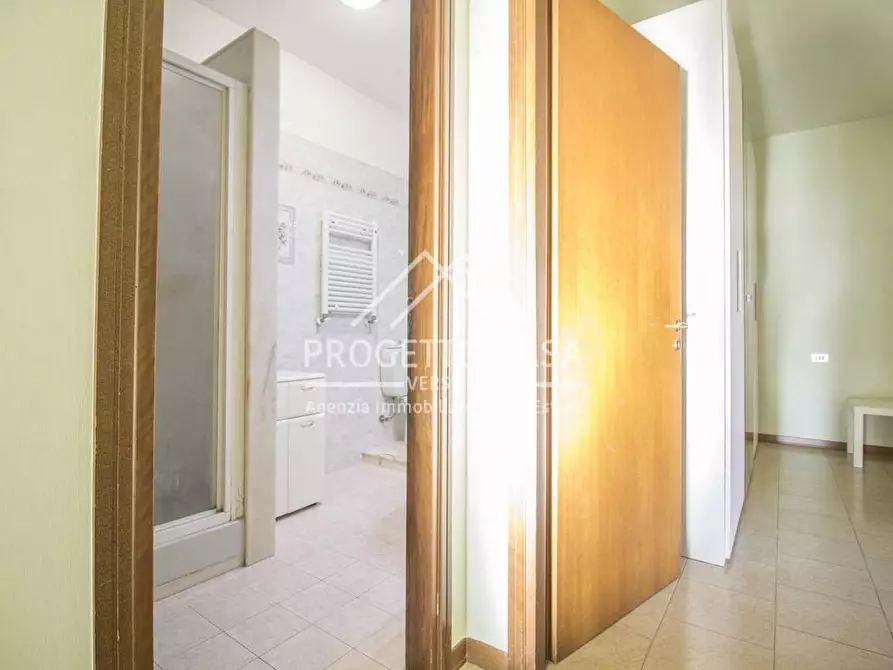 Immagine 26 di Appartamento in vendita  in VIA MONTEPRANA a Viareggio