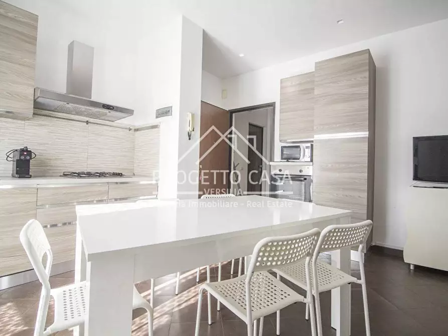 Immagine 9 di Appartamento in vendita  in VIA SAN FRANCESCO a Camaiore