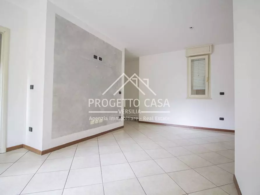 Immagine 4 di Appartamento in vendita  in Via Silvio Micheli a Viareggio