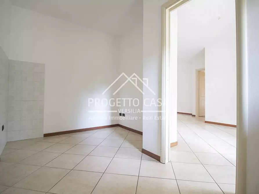 Immagine 7 di Appartamento in vendita  in Via Silvio Micheli a Viareggio