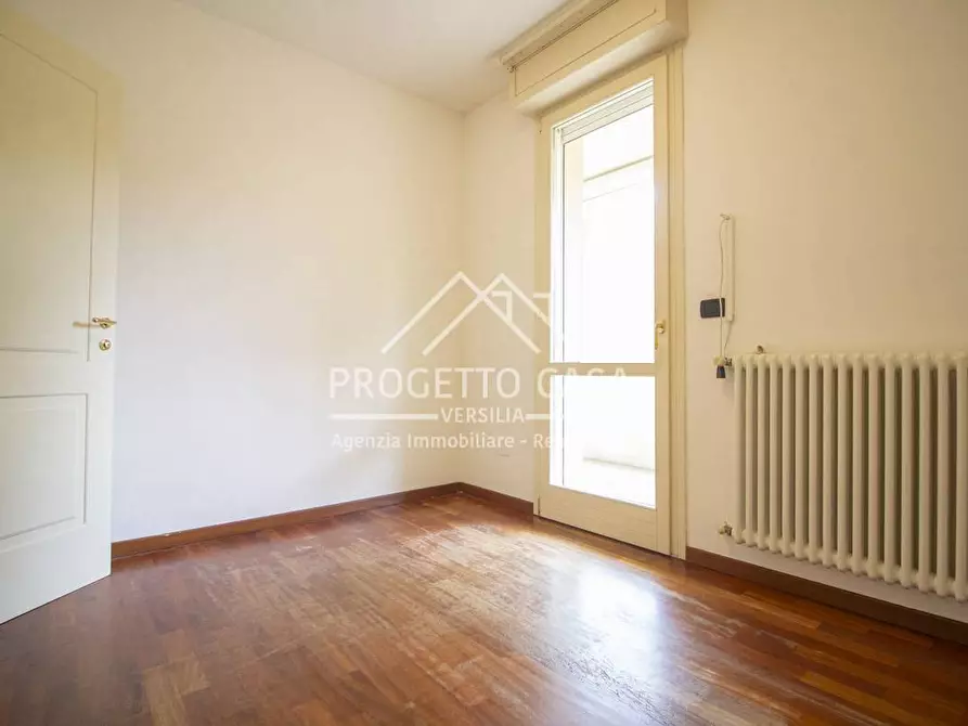 Immagine 13 di Appartamento in vendita  in Via Silvio Micheli a Viareggio