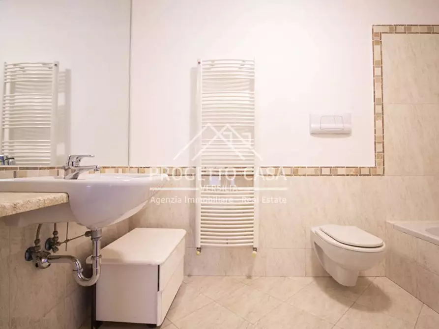 Immagine 24 di Appartamento in vendita  in Via Silvio Micheli a Viareggio