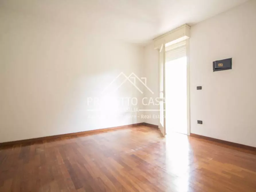 Immagine 25 di Appartamento in vendita  in Via Silvio Micheli a Viareggio