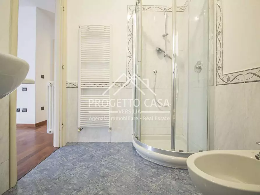 Immagine 36 di Appartamento in vendita  in Via Silvio Micheli a Viareggio