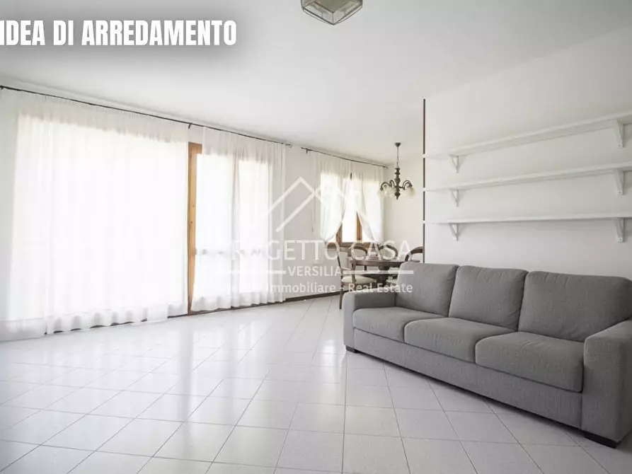 Immagine 2 di Appartamento in vendita  in VIA DON TAZZOLI a Viareggio