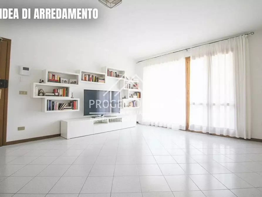 Immagine 1 di Appartamento in vendita  in VIA DON TAZZOLI a Viareggio