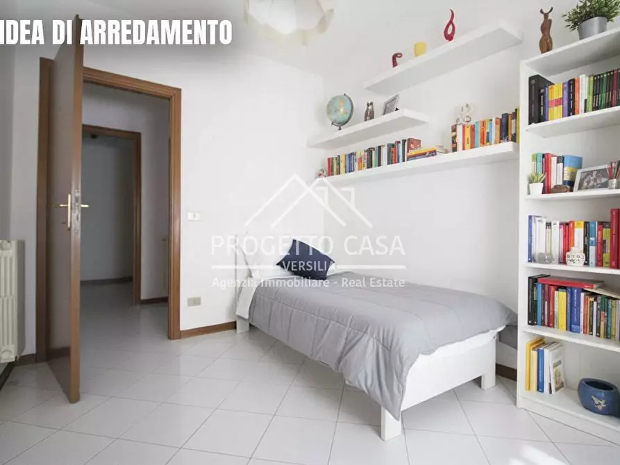 Immagine 4 di Appartamento in vendita  in VIA DON TAZZOLI a Viareggio