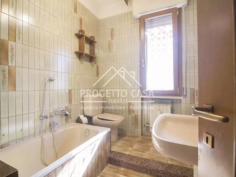 Immagine 14 di Casa indipendente in vendita  in VIA LELIO GIUSTI a Viareggio