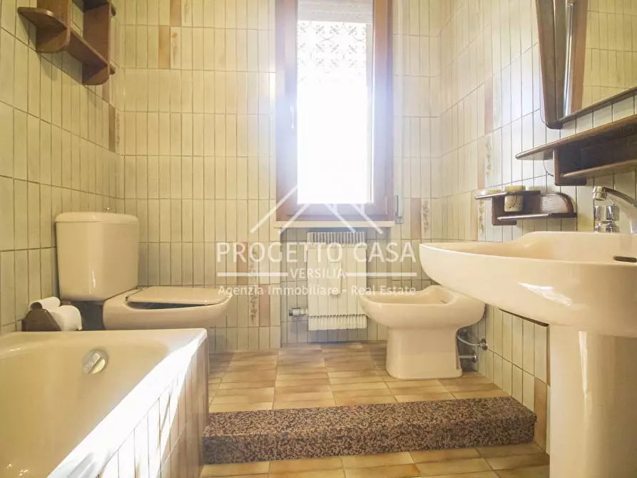 Immagine 15 di Casa indipendente in vendita  in VIA LELIO GIUSTI a Viareggio