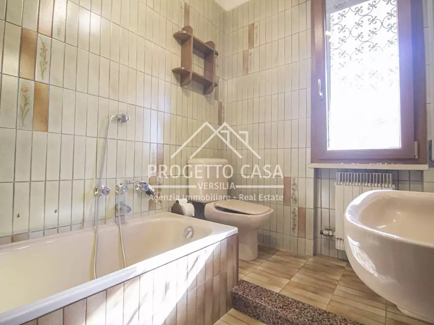 Immagine 16 di Casa indipendente in vendita  in VIA LELIO GIUSTI a Viareggio