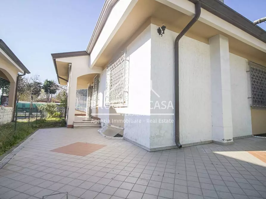 Immagine 42 di Casa indipendente in vendita  in VIA LELIO GIUSTI a Viareggio