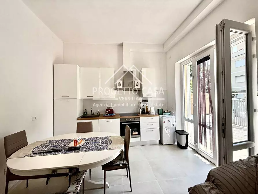 Immagine 11 di Casa indipendente in vendita  in via vittorio veneto a Viareggio