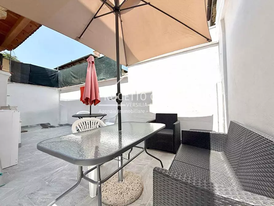 Immagine 12 di Casa indipendente in vendita  in via vittorio veneto a Viareggio