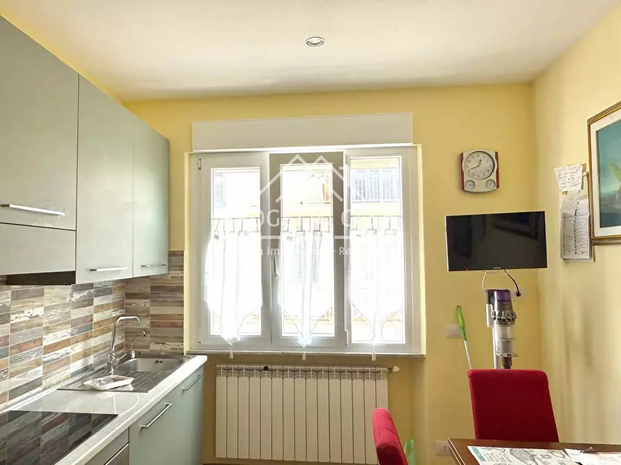 Immagine 17 di Casa indipendente in vendita  in via vittorio veneto a Viareggio