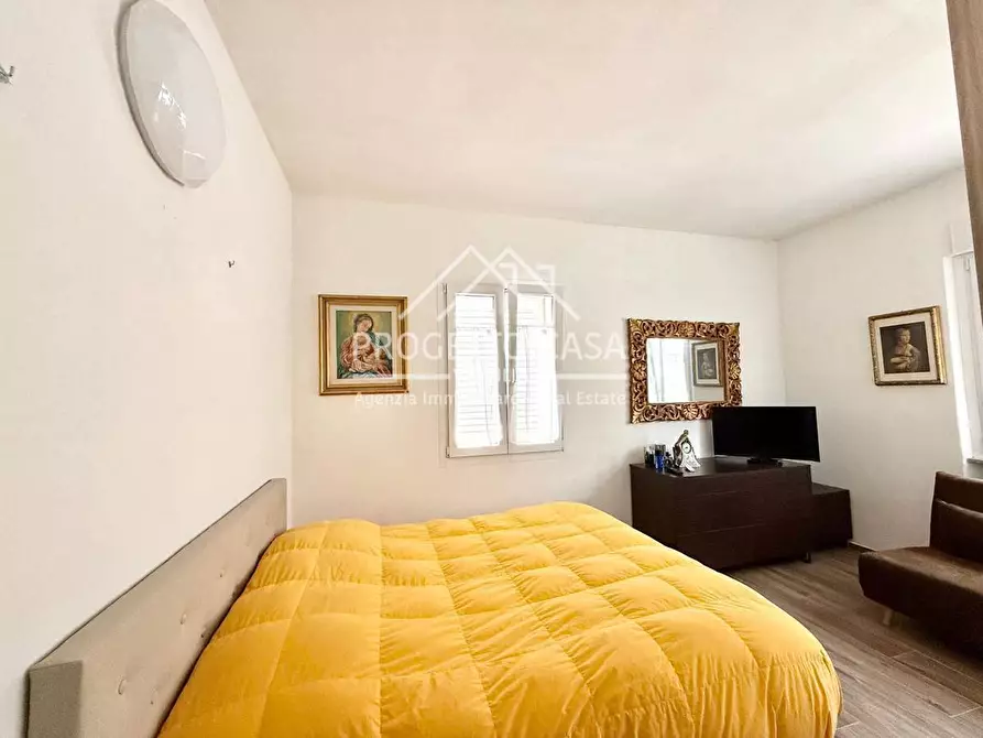 Immagine 25 di Casa indipendente in vendita  in via vittorio veneto a Viareggio