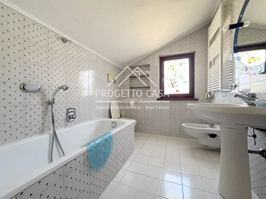 Immagine 15 di Appartamento in vendita  in VIA BOLOGNA a Viareggio