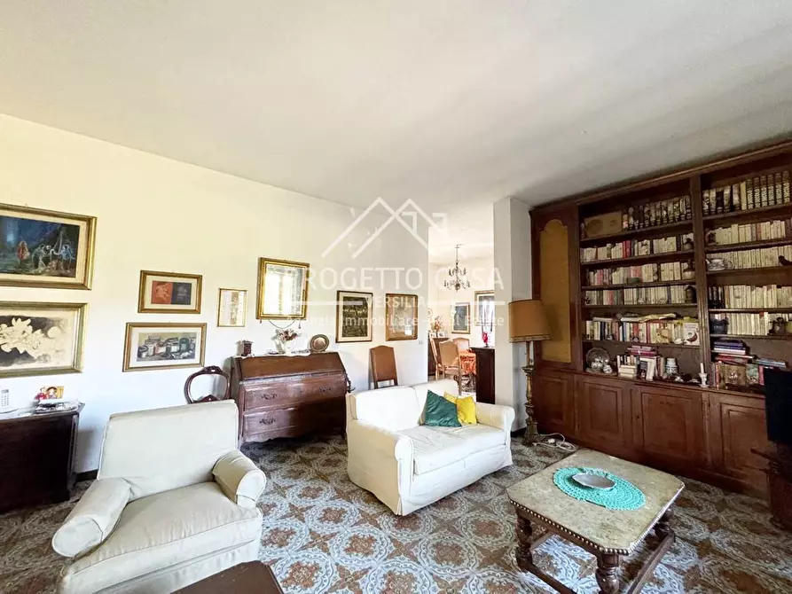 Immagine 3 di Casa indipendente in vendita  in VIA TOTI a Viareggio