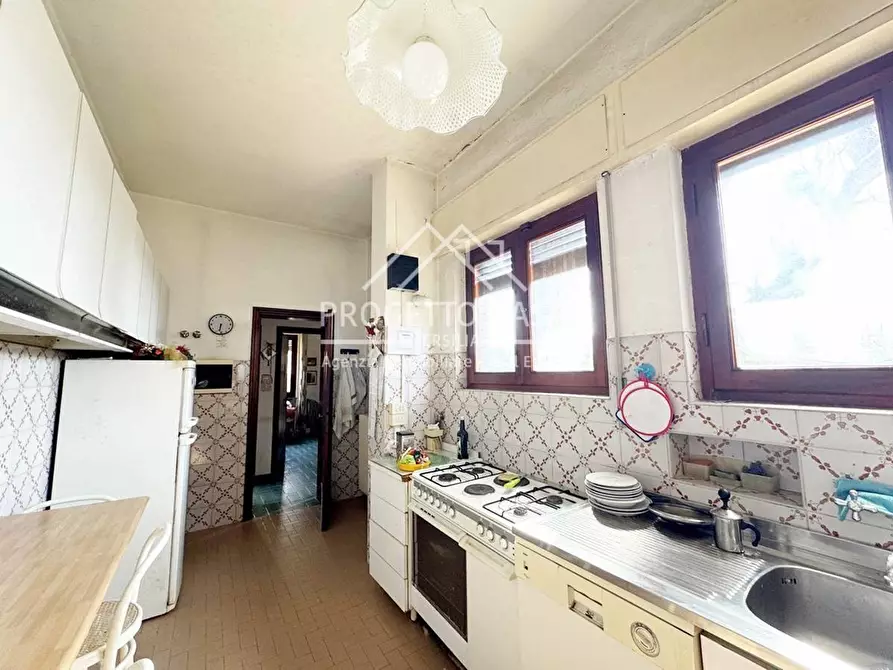 Immagine 8 di Casa indipendente in vendita  in VIA TOTI a Viareggio