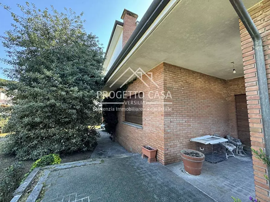 Immagine 27 di Casa indipendente in vendita  in VIA TOTI a Viareggio