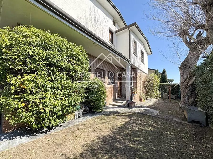 Immagine 30 di Casa indipendente in vendita  in VIA TOTI a Viareggio