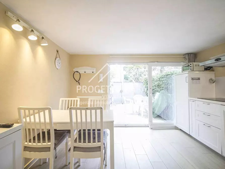 Immagine 2 di Appartamento in vendita  in via margherita hack a Camaiore