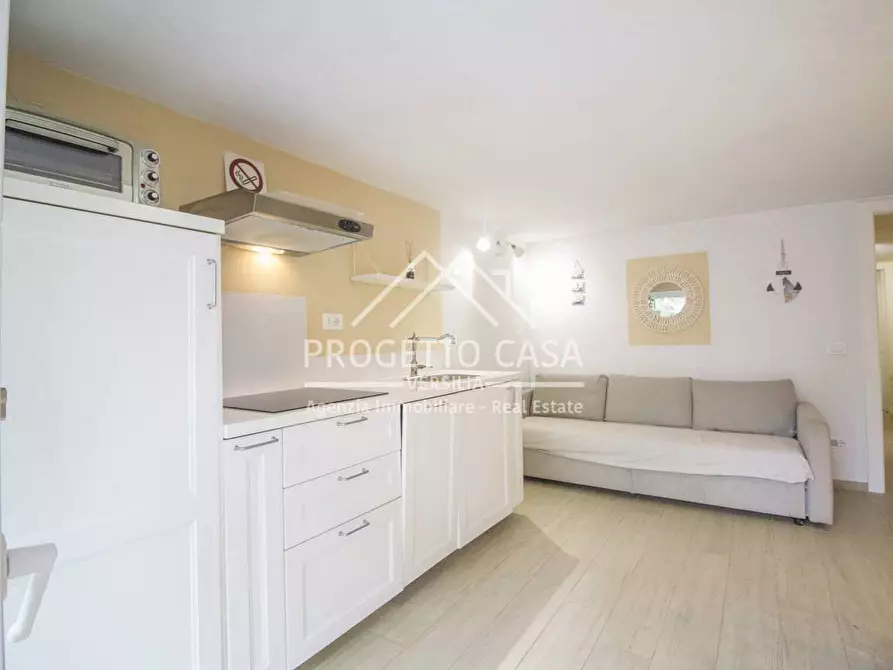 Immagine 7 di Appartamento in vendita  in via margherita hack a Camaiore