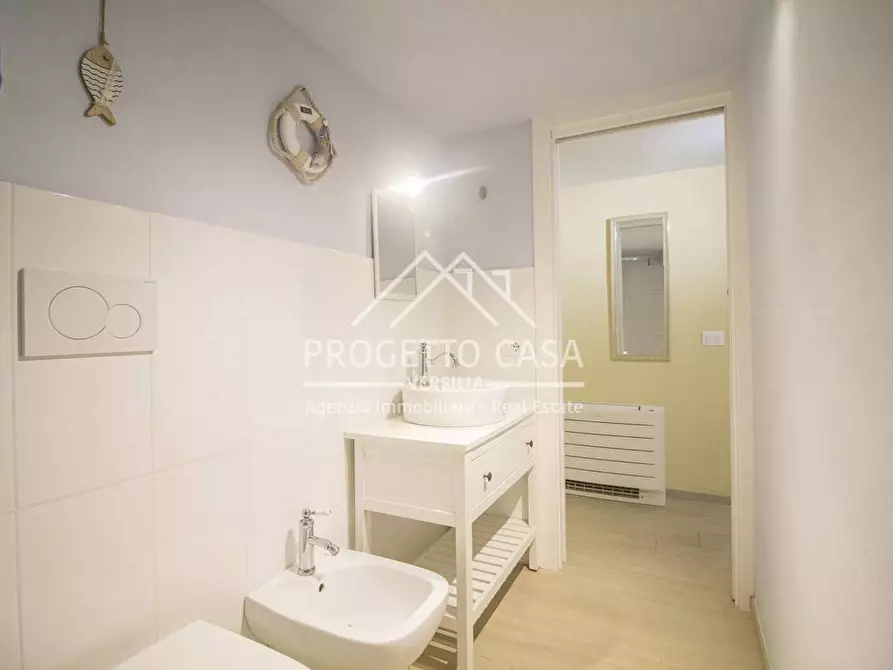 Immagine 23 di Appartamento in vendita  in via margherita hack a Camaiore