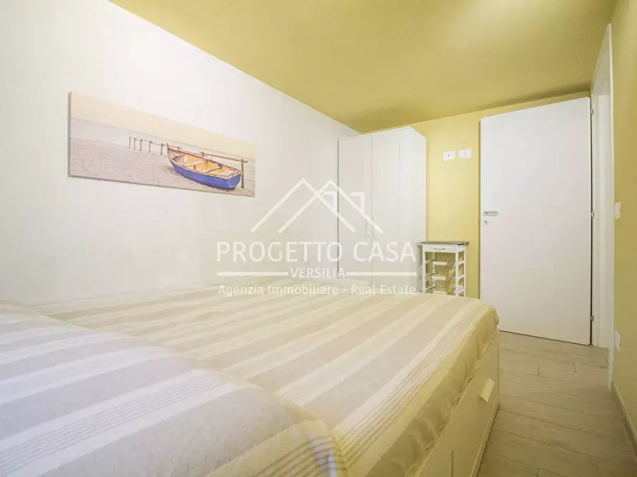 Immagine 30 di Appartamento in vendita  in via margherita hack a Camaiore