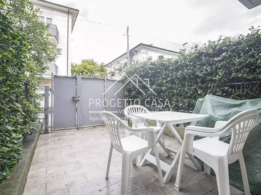 Immagine 32 di Appartamento in vendita  in via margherita hack a Camaiore