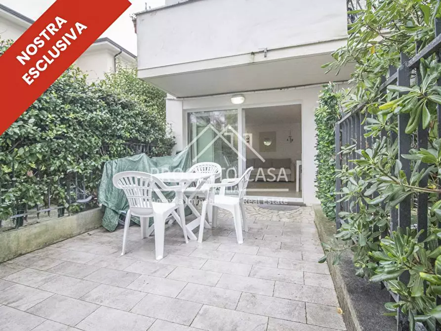 Immagine 1 di Appartamento in vendita  in via margherita hack a Camaiore