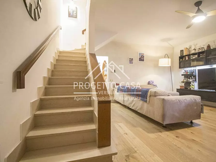 Immagine 13 di Casa indipendente in vendita  in VIA DELLE ACACIE a Viareggio