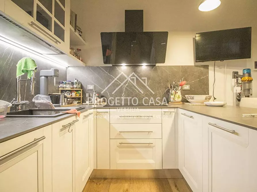 Immagine 20 di Casa indipendente in vendita  in VIA DELLE ACACIE a Viareggio