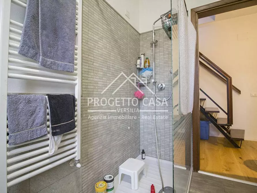 Immagine 35 di Casa indipendente in vendita  in VIA DELLE ACACIE a Viareggio