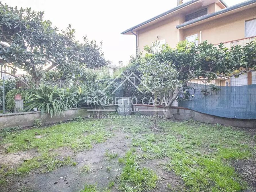 Immagine 62 di Casa indipendente in vendita  in VIA DELLE ACACIE a Viareggio