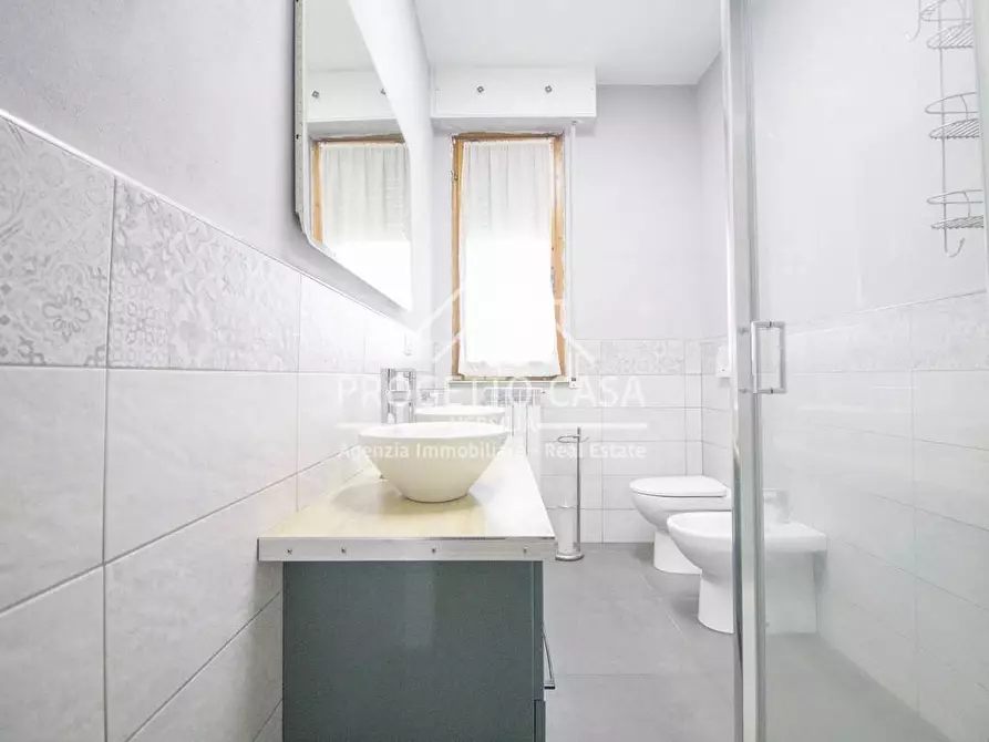 Immagine 27 di Appartamento in vendita  in VIA DEI MARMI a Viareggio