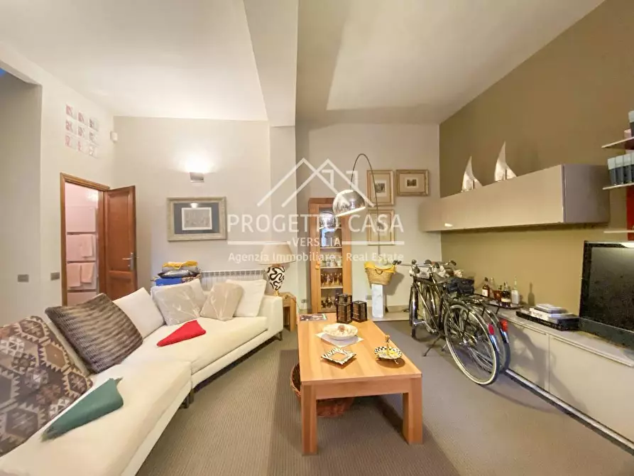 Immagine 3 di Casa indipendente in vendita  in via colombo a Viareggio