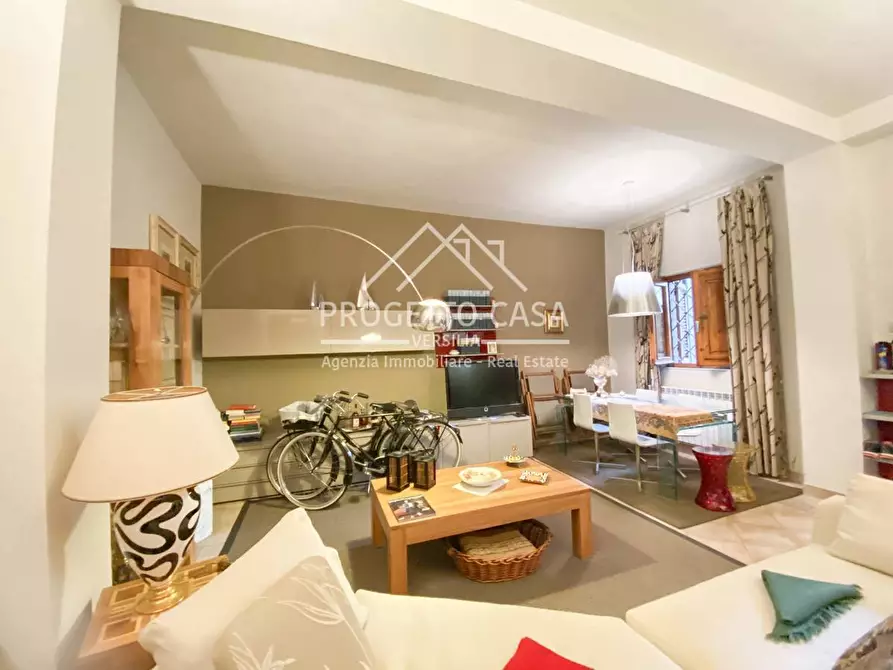 Immagine 4 di Casa indipendente in vendita  in via colombo a Viareggio