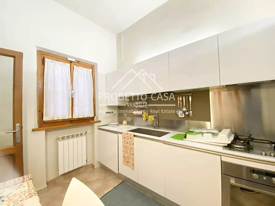 Immagine 8 di Casa indipendente in vendita  in via colombo a Viareggio