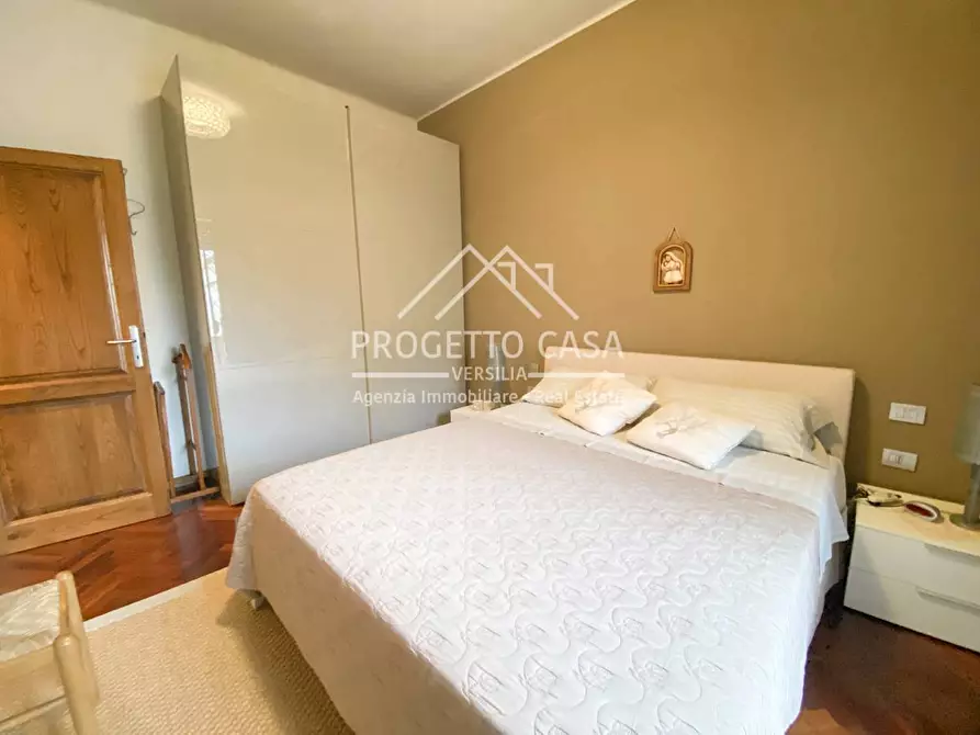 Immagine 13 di Casa indipendente in vendita  in via colombo a Viareggio