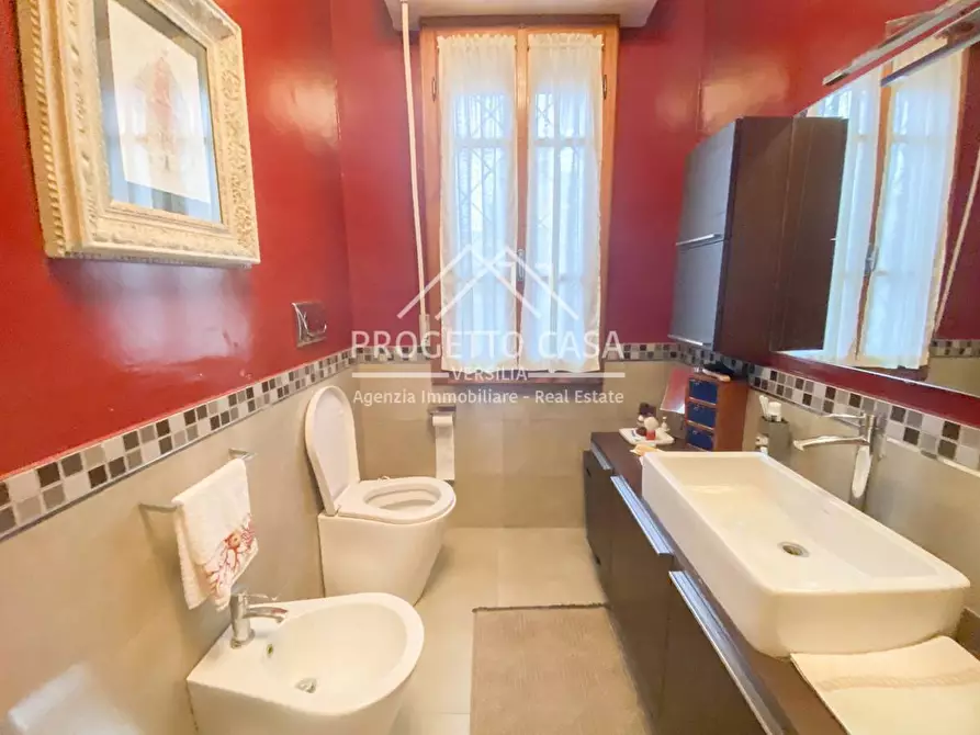 Immagine 24 di Casa indipendente in vendita  in via colombo a Viareggio