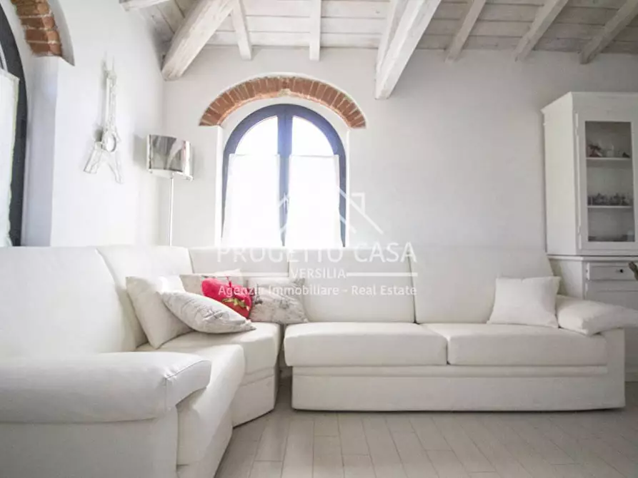 Immagine 7 di Appartamento in vendita  in VIA DEL TEATRO a Pietrasanta