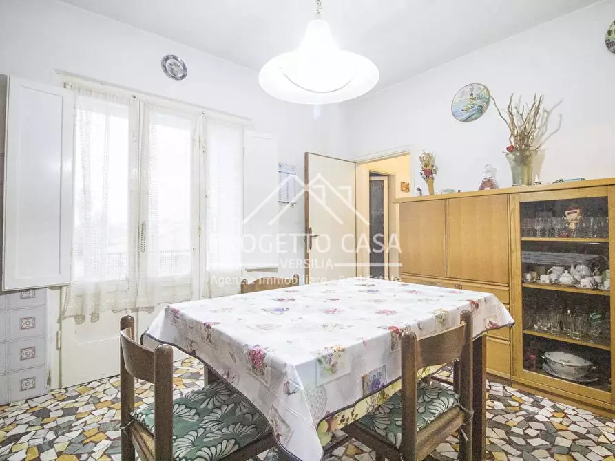 Immagine 3 di Appartamento in vendita  in VIA GOLDORA a Pietrasanta