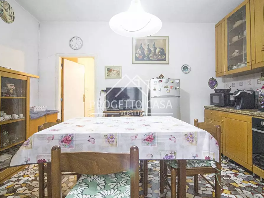 Immagine 7 di Appartamento in vendita  in VIA GOLDORA a Pietrasanta