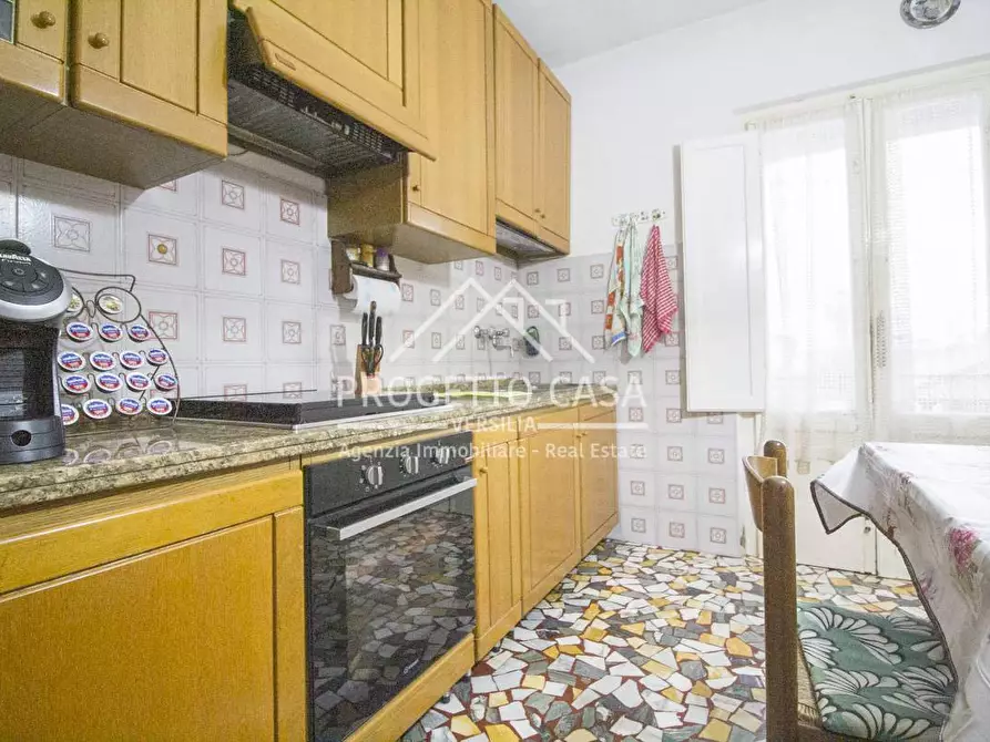 Immagine 9 di Appartamento in vendita  in VIA GOLDORA a Pietrasanta