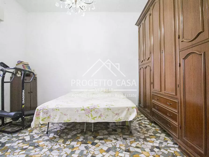 Immagine 13 di Appartamento in vendita  in VIA GOLDORA a Pietrasanta