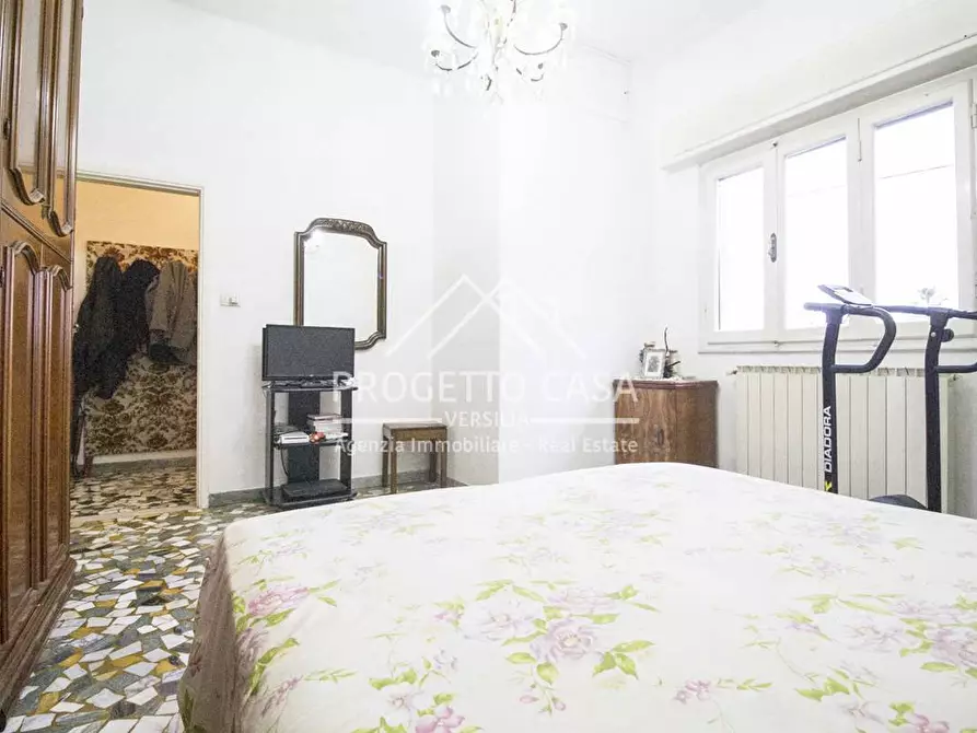 Immagine 17 di Appartamento in vendita  in VIA GOLDORA a Pietrasanta