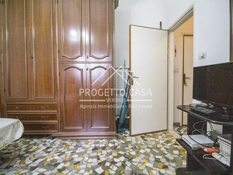 Immagine 20 di Appartamento in vendita  in VIA GOLDORA a Pietrasanta