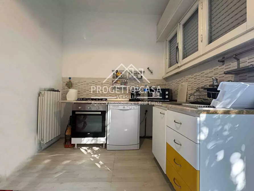 Immagine 9 di Casa indipendente in vendita  in via bendetto brin a Pietrasanta