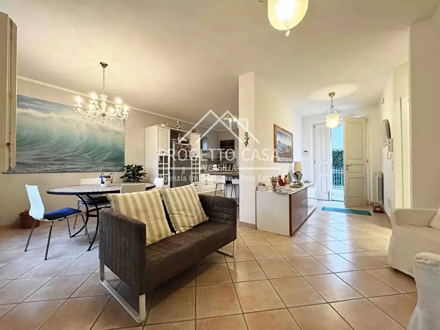 Immagine 2 di Casa indipendente in vendita  in via marche a Pietrasanta