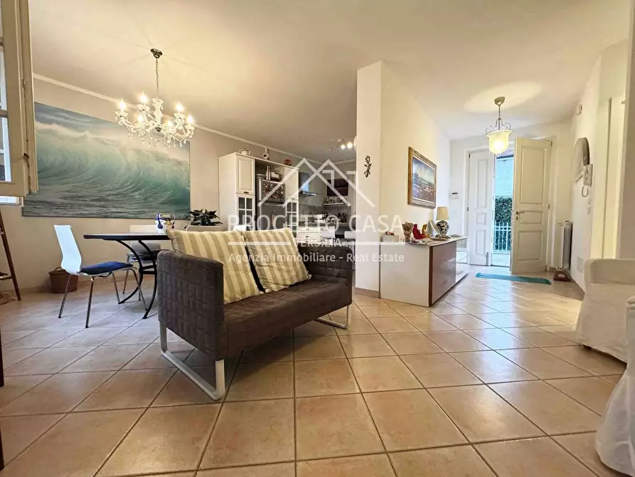 Immagine 3 di Casa indipendente in vendita  in via marche a Pietrasanta